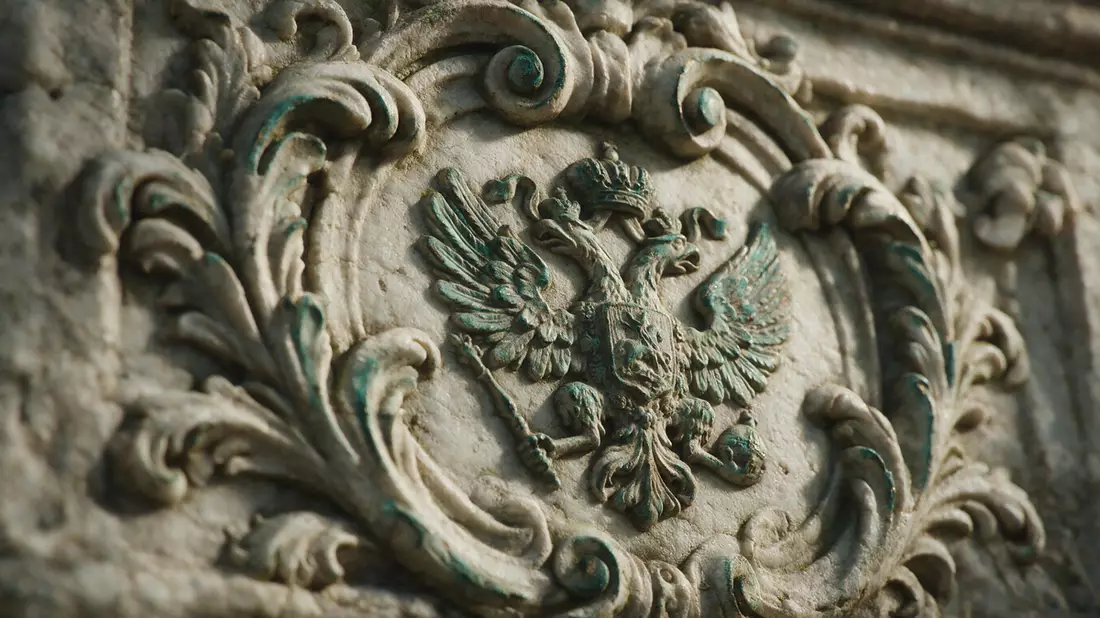 Makroaufnahme eines Materialdetails am Wahrzeichen Peterhof, Sankt Petersburg Russland