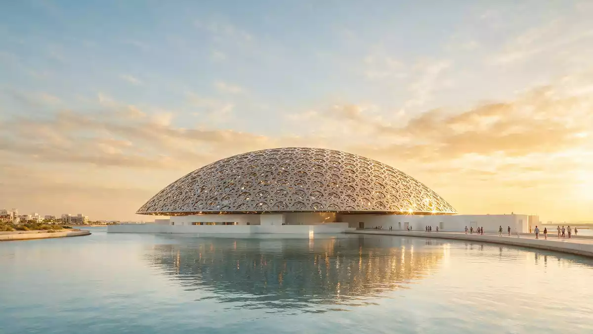 Fotorealistische Ansicht von Louvre Abu Dhabi in Abu Dhabi, VAE im Abendlicht