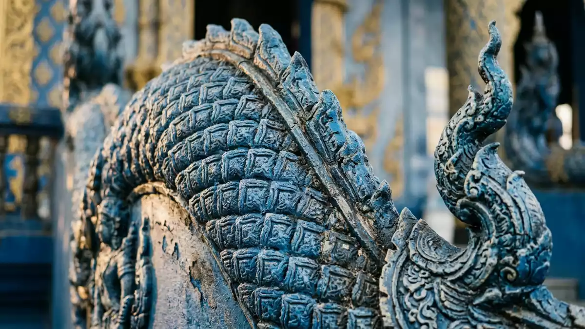 Makroaufnahme eines Materialdetails am Wahrzeichen Blauer Tempel Chiang Rai, Chiang Rai Thai…