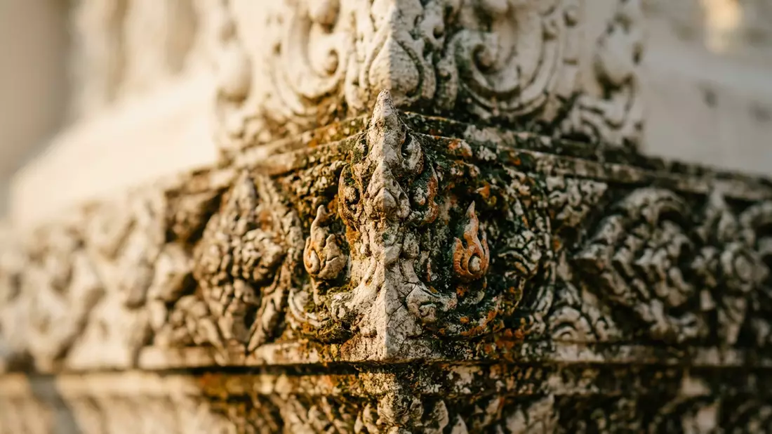 Makroaufnahme eines Materialdetails am Wahrzeichen Weisser Tempel Chiang Rai, Chiang Rai Tha…