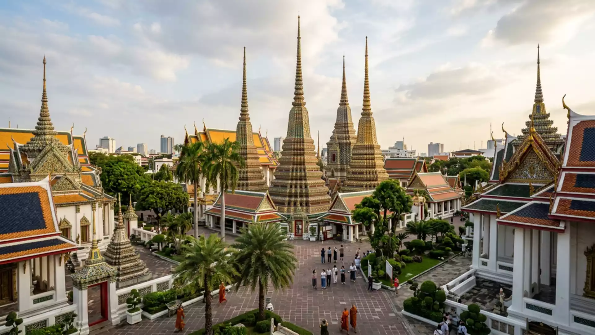 Wat Pho: Der Tempel des liegenden Buddha in Bangkoks Altstadt