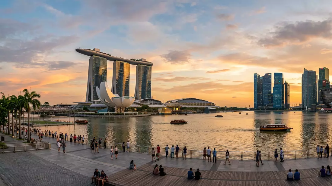 Fotorealistische Ansicht von Marina Bay Sands in Singapur, Singapur im Abendlicht