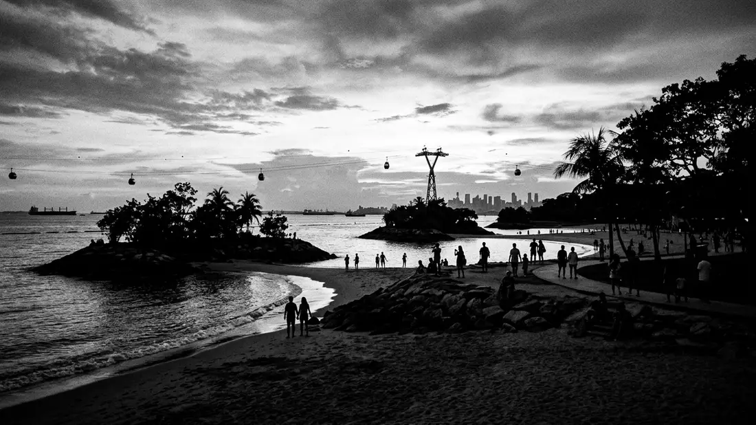 Schwarzweiss-Reportage vom Wahrzeichen Sentosa in Singapur, Singapur