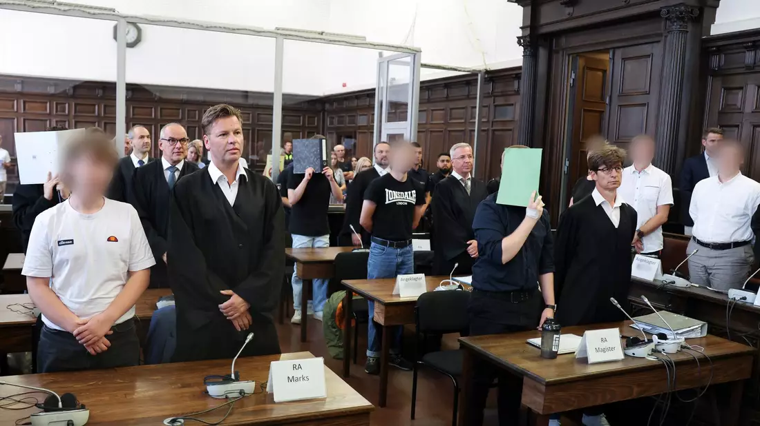 Alle Angeklagten wurden wegen Mitgliedschaft oder Unterstützung der rechten Terrorgruppe verurteilt. - Bild: Christian Charisius/dpa