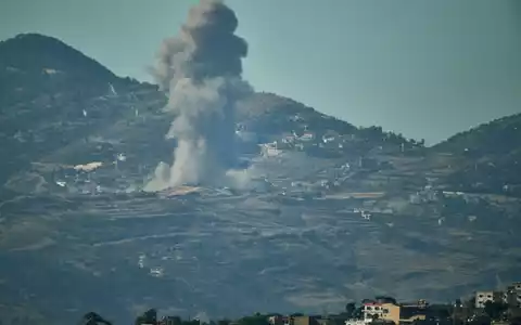 Nach Darstellung Israels hat die Hisbollah zuvor gegen die Waffenruhe verstoßen (Archivbild).  - Foto: Leo Correa/AP/dpa