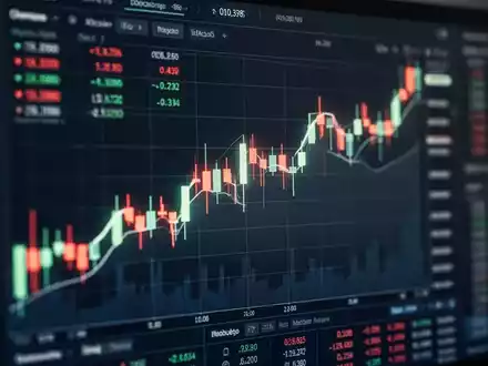 Ein steigender Aktienchart auf einem Finanzmonitor als Symbol für den Kursanstieg der Sealand Capital Galaxy Aktie. - Foto: über boerse-global.de