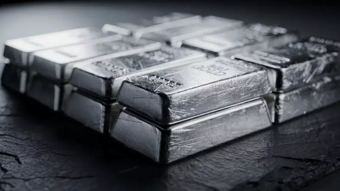 Silver Hits $61 on Hormuz Deal Hopes and Weak US Jobs Data