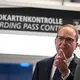 Der Bundesinnenminister spricht von einem «hybriden Anschlagsszenario». - Bild: Hendrik Schmidt/dpa