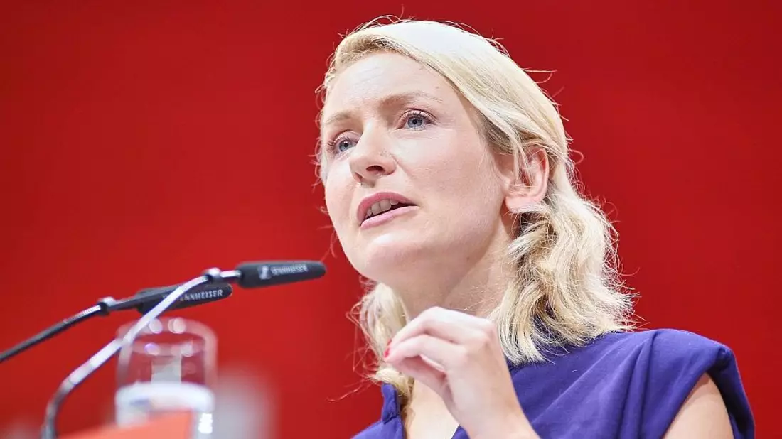 Linke beharrt in Berlin auf Vergesellschaftungen