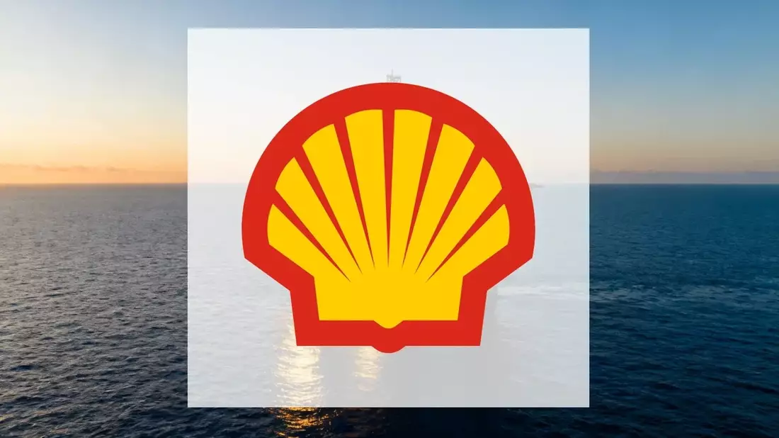 Shell Q2 Profit Triples to $15.75B, Shares Slip as Insiders Sell
