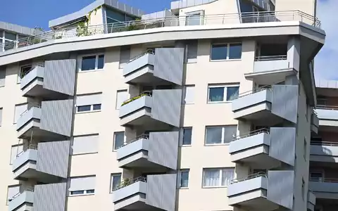 In Stuttgart sind Wohnimmobilienpreise vergleichsweise stark zurückgegangen. (Archivbild) - Foto: Bernd Weißbrod/dpa