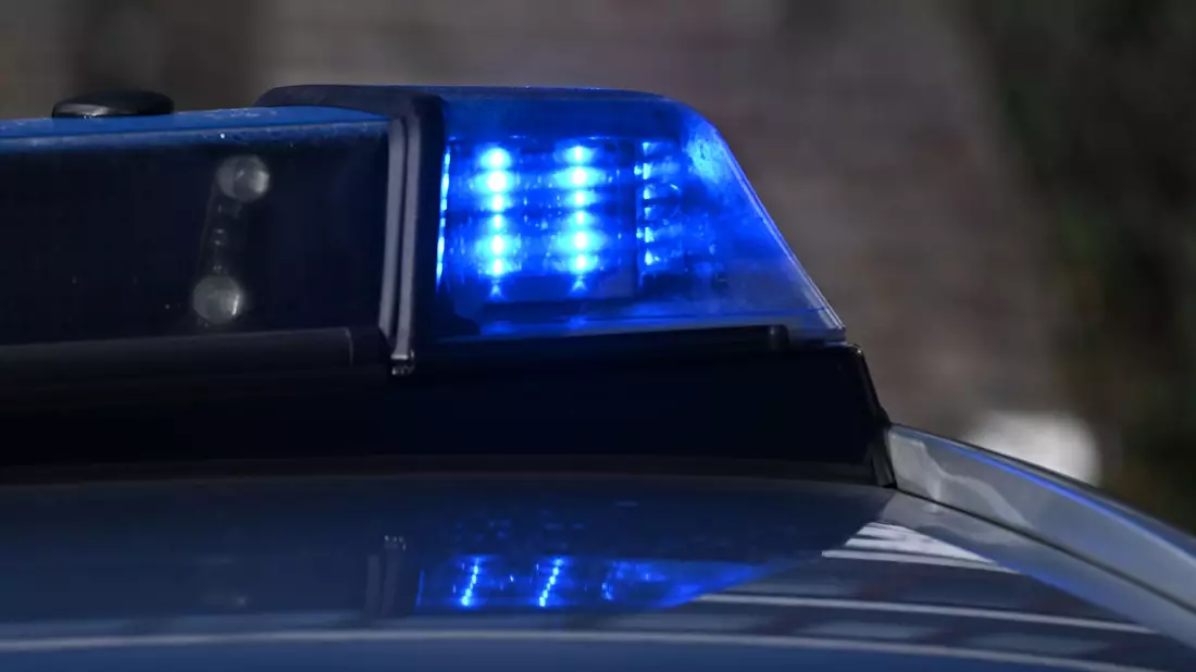 Die Polizei sucht weiter nach dem Schützen. (Symbolbild) - Bild: Bernd Weißbrod/dpa