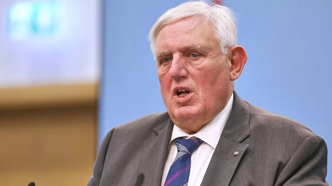 Laumann: Rentenreform vollständig umsetzen