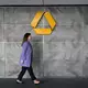Commerzbank-Chefin Bettina Orlopp kämpft seit fast zwei Jahren um die Unabhängigkeit der Commerzbank. (Archivbild) - Bild: Boris Roessler/dpa