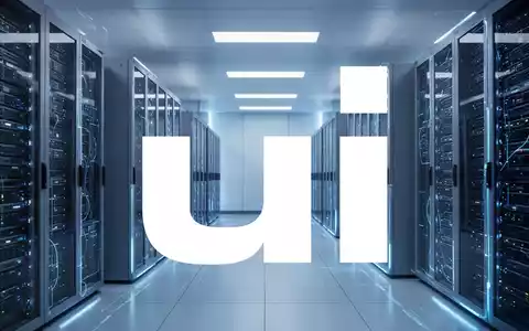 Moderne Serverräume in einem Rechenzentrum mit blauer Beleuchtung als Symbol für Cloud-Infrastruktur und Digitalisierung. - Foto: über boerse-global.de