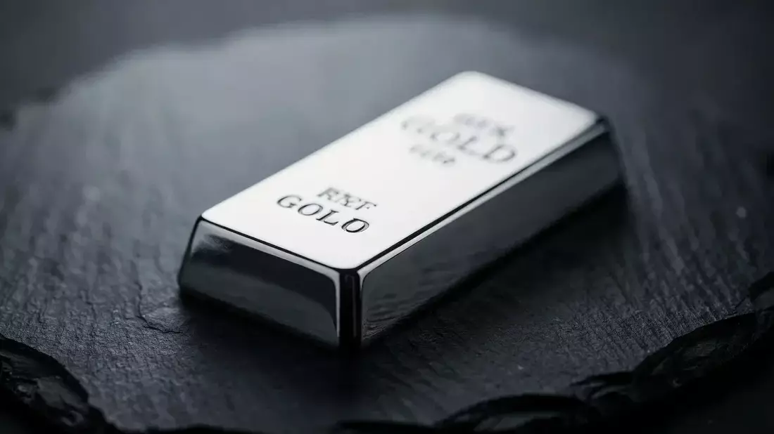 Silver Surges 4.9% to $62.44 Despite ETF Outflows; Gold Rallies 4.4%