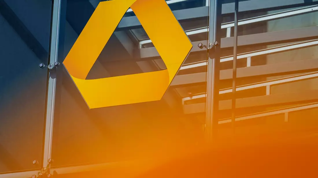 Die Commerzbank hat Rekordzahlen für das erste Halbjahr vorgelegt. (Archivbild) - Bild: Andreas Arnold/dpa