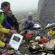 Ein Gedenkstein erinnert an den Tod von Tom Simpson bei der Tour de France. (Archivbild) - Bild: picture alliance / dpa