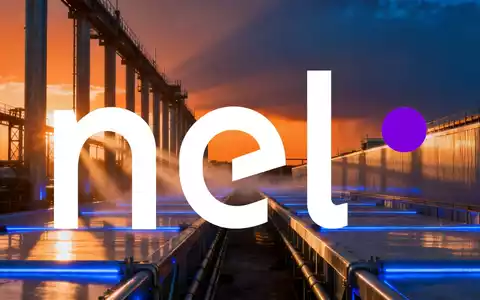 Futuristische Industrieanlage für Wasserstofftechnologie bei Sonnenuntergang. - Foto: über boerse-global.de