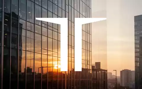 Moderne Glasfassade eines Bürogebäudes bei Sonnenuntergang als Symbol für den Immobilienmarkt - Foto: über boerse-global.de