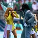Shakira und Burna Boy bei der WM-Eröffnung. (Archivbild) - Bild: Tom Weller/dpa