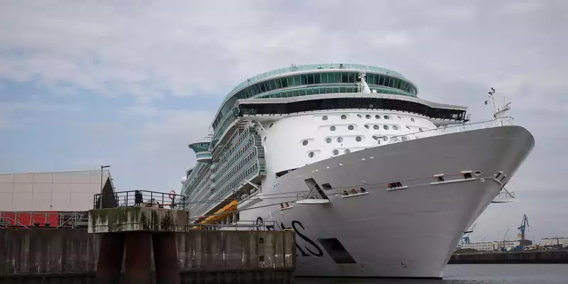 Die norwegischen Reedereien Havila und Hurtigruten führen zwar das Umweltranking des Naturschutzbundes Deutschland (Nabu) an, deren Schiffe sind aber trotzdem weit davon entfernt, umweltfreundlich zu sein. - Foto: Christian Charisius/dpa