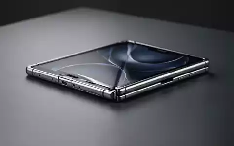 Ein hochwertiges, faltbares Smartphone aus Titan mit elegantem Scharnier-Design auf einer minimalistischen Oberfläche. - Foto: über boerse-global.de
