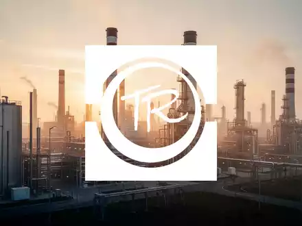 Moderne Industrieanlage im warmen Licht bei Sonnenaufgang als Symbol für wirtschaftliches Wachstum. - Foto: über boerse-global.de