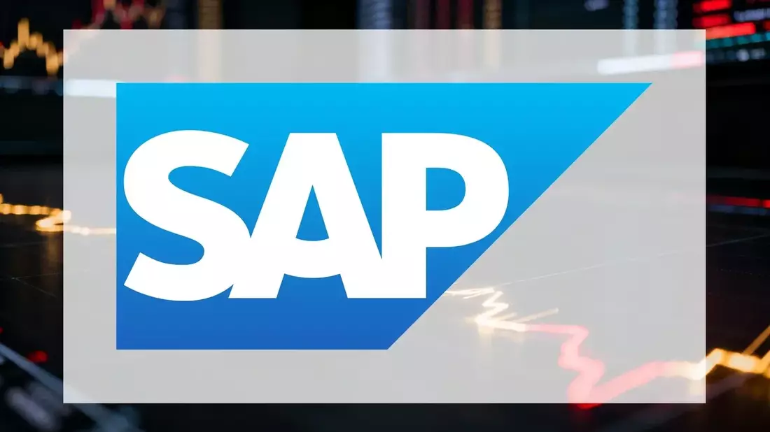 SAP's AI Strategy: Data Control Over Server Spending Drives Stock Recovery