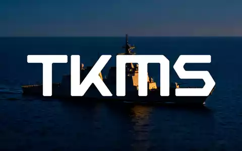 Silhouette eines modernen Kriegsschiffes auf dem Ozean bei Dämmerung, symbolisiert maritime Verteidigungstechnik. - Foto: über boerse-global.de