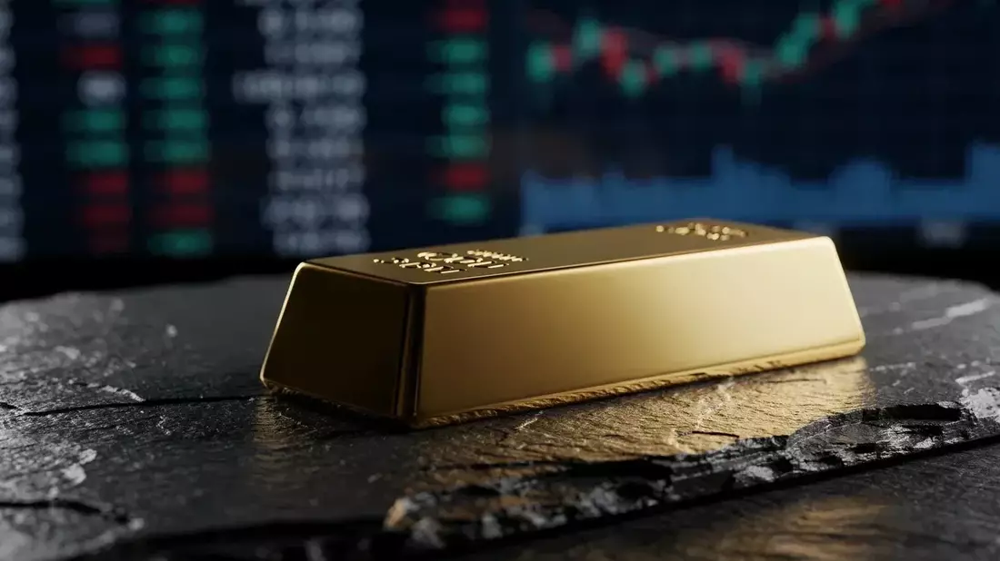 Gold Hits 7-Week High on Weak Jobs Data and Hormuz Deal Hopes