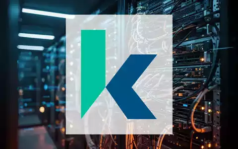 Abstraktes, stimmungsvolles Bild einer modernen Industrie-Serverlandschaft mit Fokus auf technologische Infrastruktur. - Foto: über boerse-global.de
