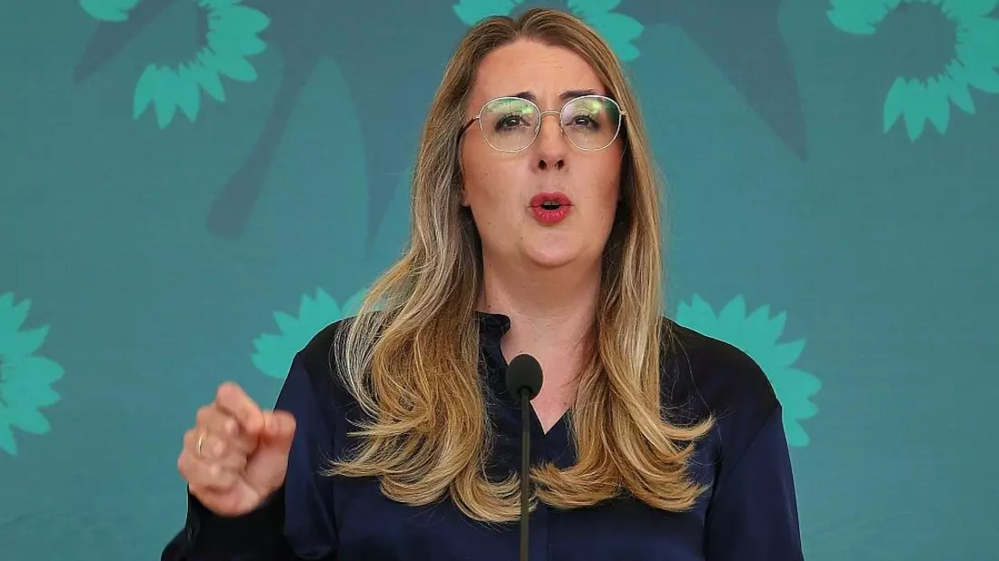 9.600 Hitztetote: Dröge kritisiert Schweigen des Kanzlers