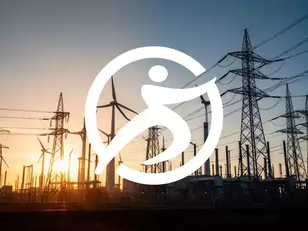 Moderne Energieinfrastruktur bei Sonnenaufgang als Symbol fĂŒr den Energiesektor. - Foto: ĂŒber boerse-global.de