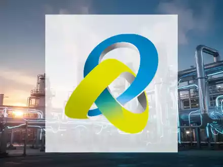 Moderne Wasserstoff-Elektrolyseanlage in einer industriellen Umgebung bei Sonnenaufgang. - Foto: über boerse-global.de