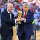 Infantino (l.) und Trump nach dem WM-Finale. (Archivbild) - Bild: Tom Weller/dpa