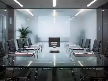 Moderner Konferenzraum in einem Bürogebäude als Symbol für eine neue Unternehmensführung. - Foto: über boerse-global.de
