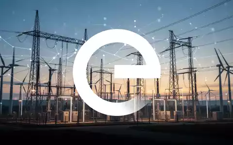 Moderne elektrische Infrastruktur bei Sonnenaufgang als Symbol für Energieeffizienz und finanzielle Stabilität. - Foto: über boerse-global.de