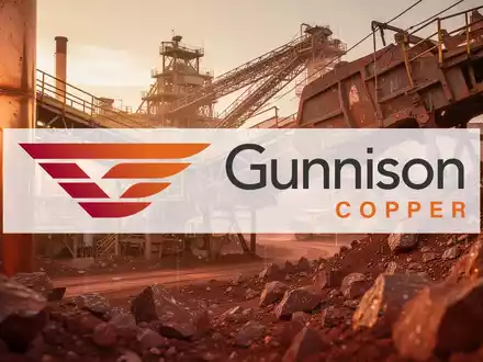 Industrielle Kupfermine bei Sonnenuntergang als Symbol für den Rohstoffsektor - Foto: über boerse-global.de