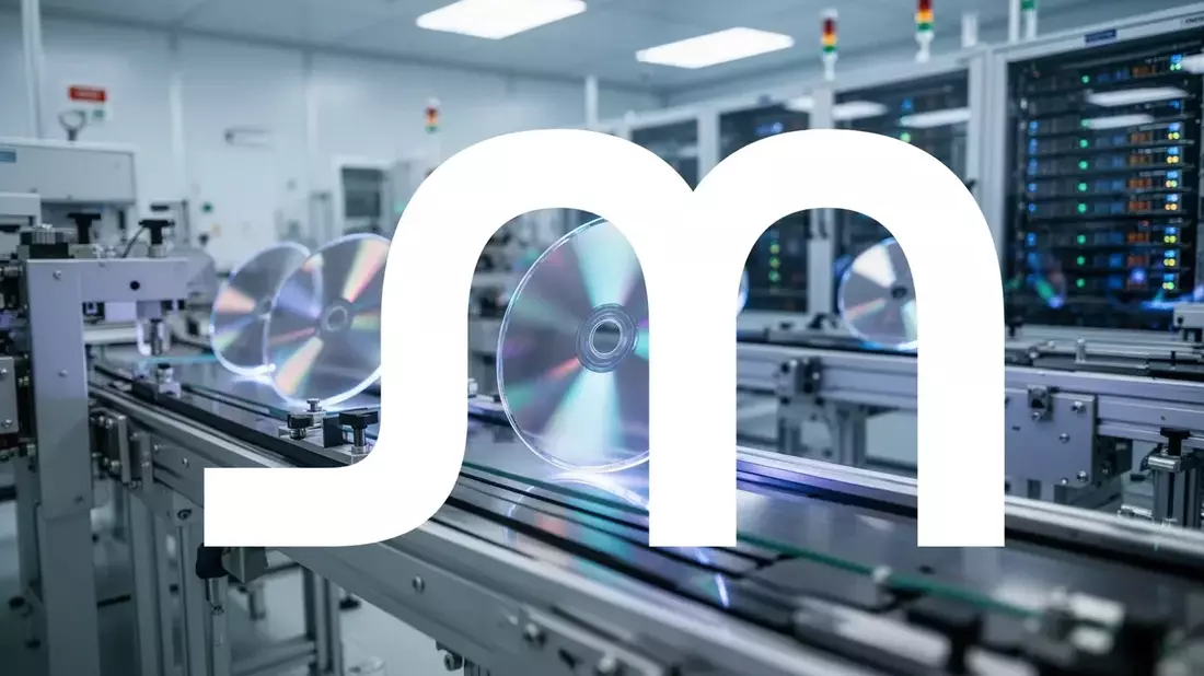Micron Defies Memory Chip Sell-Off: AI HBM Super-Cycle or Last Shoe to Drop?