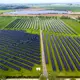 Die Grünen erwarten, dass der Ausbau von Erneuerbaren und Speichern die Energiepreise drückt. (Archivbild) - Bild: Sina Schuldt/dpa