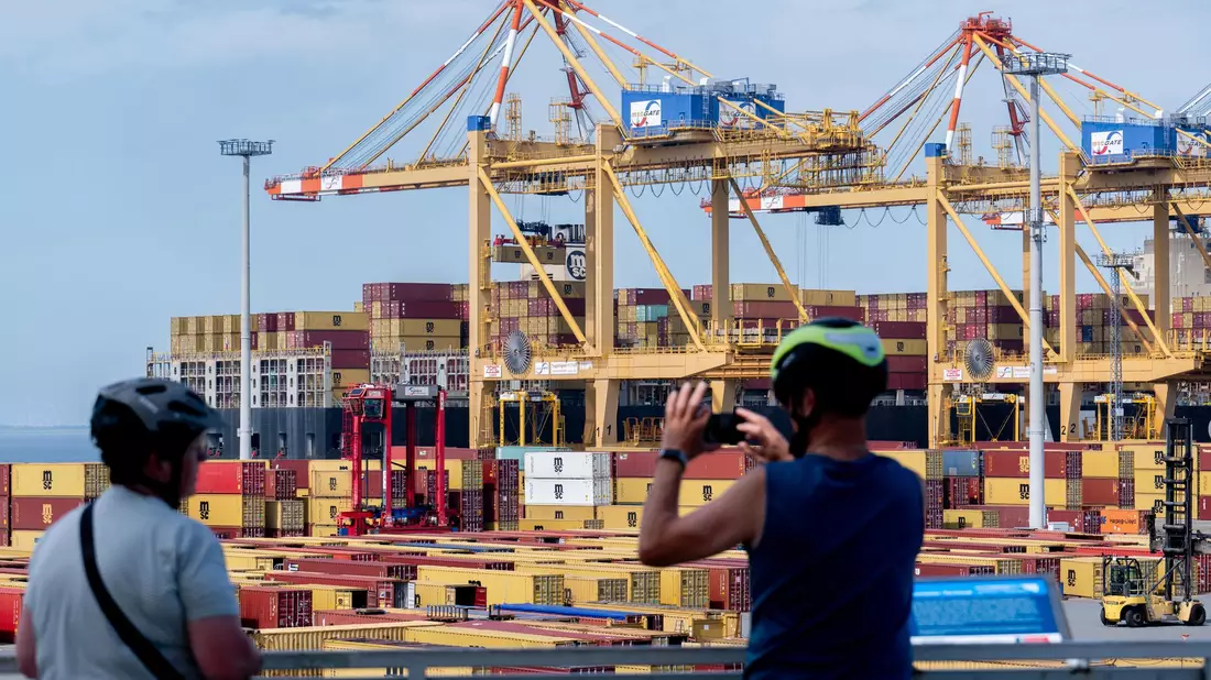 Die deutschen Exporteure erleben gerade wieder bessere Zeiten. (Archivbild) - Bild: Hauke-Christian Dittrich/dpa