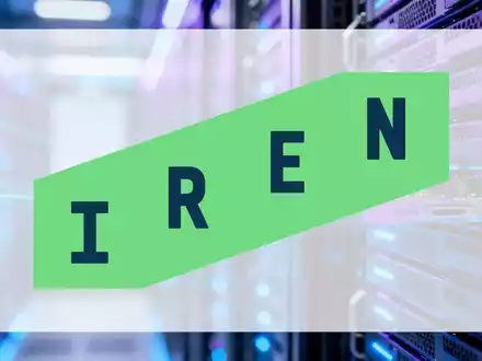 Moderne Rechenzentrum-Infrastruktur mit leuchtenden Server-Racks als Symbol für Cloud-Computing. - Foto: über boerse-global.de