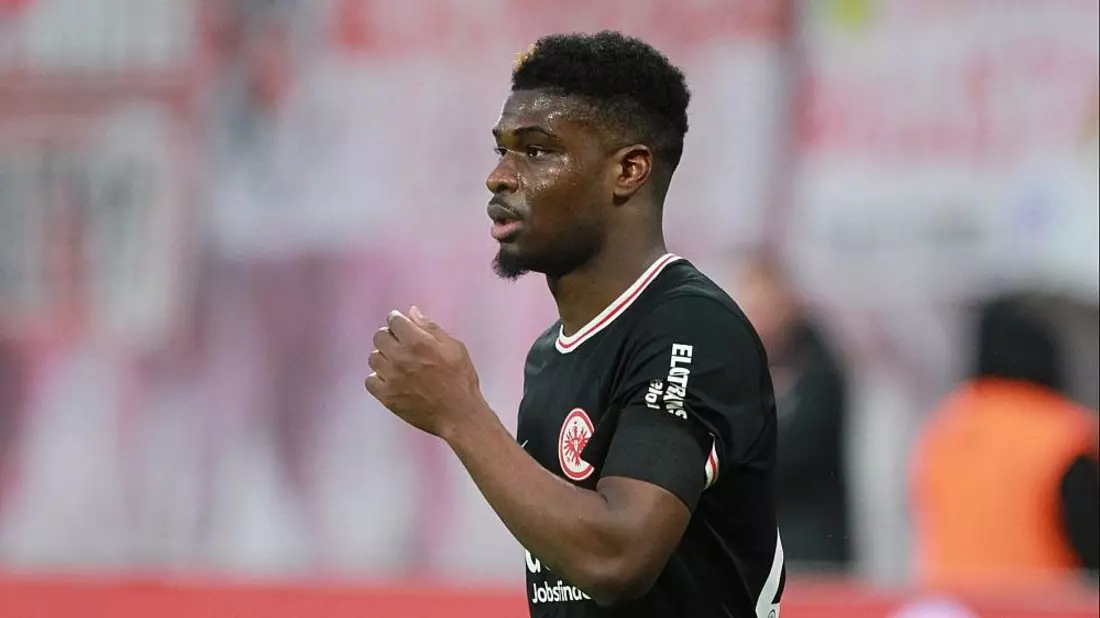 Schalke holt Dina Ebimbe