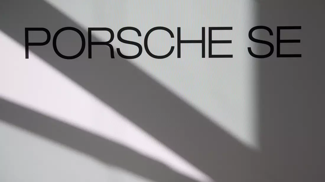 Porsche SE mit Milliardenverlust. (Archivbild) - Bild: Marijan Murat/dpa