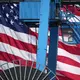 Das Geschäft mit den USA schwankt im Zollstreit stark (Archivbild) - Bild: Matt Slocum/AP/dpa