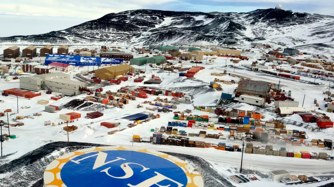 Im antarktischen Winter ist eine Rettung für kranke Forscher extrem schwierig. - Bild: Uncredited/U.S. National Science Foundation/AP/dpa