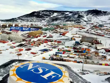 Im antarktischen Winter ist eine Rettung für kranke Forscher extrem schwierig. - Foto: Uncredited/U.S. National Science Foundation/AP/dpa
