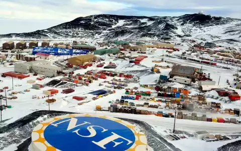 Im antarktischen Winter ist eine Rettung für kranke Forscher extrem schwierig. - Foto: Uncredited/U.S. National Science Foundation/AP/dpa