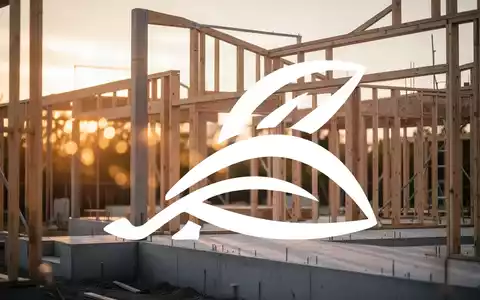 Moderne Baustelle eines Wohngebäudes bei Sonnenuntergang als Symbol für Immobilienmarktwachstum. - Foto: über boerse-global.de